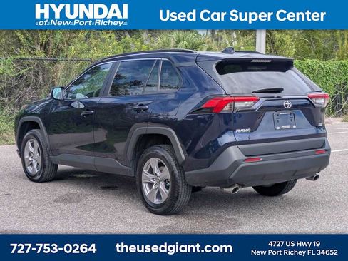Used 2023 Toyota RAV4 XLE w/ Convenience Package FWD image 3