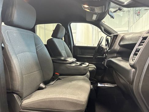 Used 2024 RAM 2500 Tradesman w/ Chrome Appearance Group AWD/4WD image 32