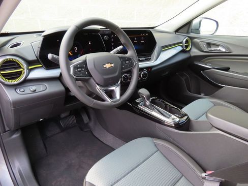 New 2026 Chevrolet Trax LT w/ Driver Confidence Package image 19