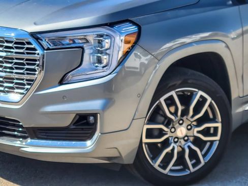 Used 2024 GMC Terrain Denali w/ Denali Premium Package AWD/4WD image 5