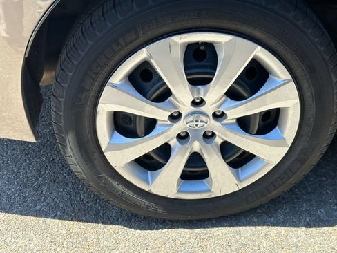Used 2014 Toyota Corolla LE FWD image 12