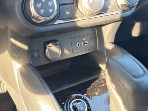 New 2025 Nissan Versa SV w/ Trunk Package image 26