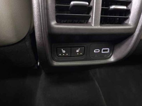 Certified 2023 Cadillac XT4 Luxury w/ Cold Weather Package image 30