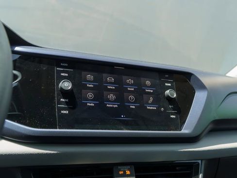Used 2023 Volkswagen Taos SE w/ Panoramic Sunroof Package AWD/4WD image 25