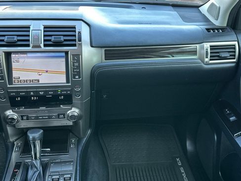 Used 2016 Lexus GX 460 w/ Comfort Package AWD/4WD image 19