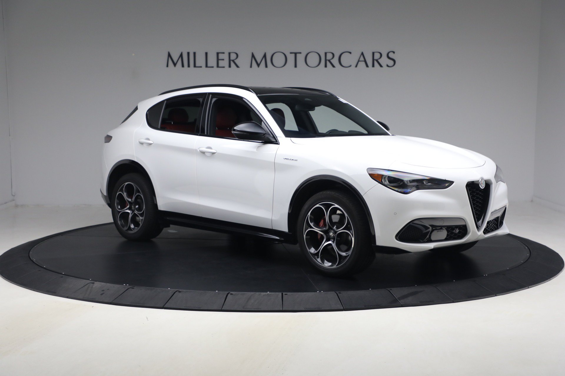 New 2026 Alfa Romeo Stelvio Sprint AWD/4WD image 8