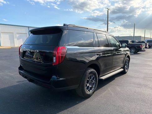 Used 2025 Ford Expedition Active AWD/4WD image 8