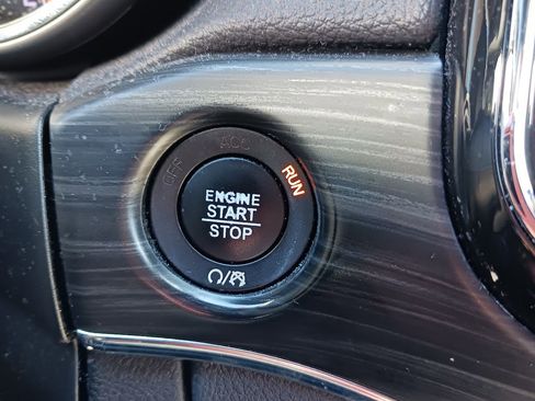 Used 2021 Jeep Grand Cherokee Limited image 31