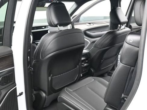 New 2026 Jeep Grand Cherokee L Limited w/ Limited Altitude Package image 10