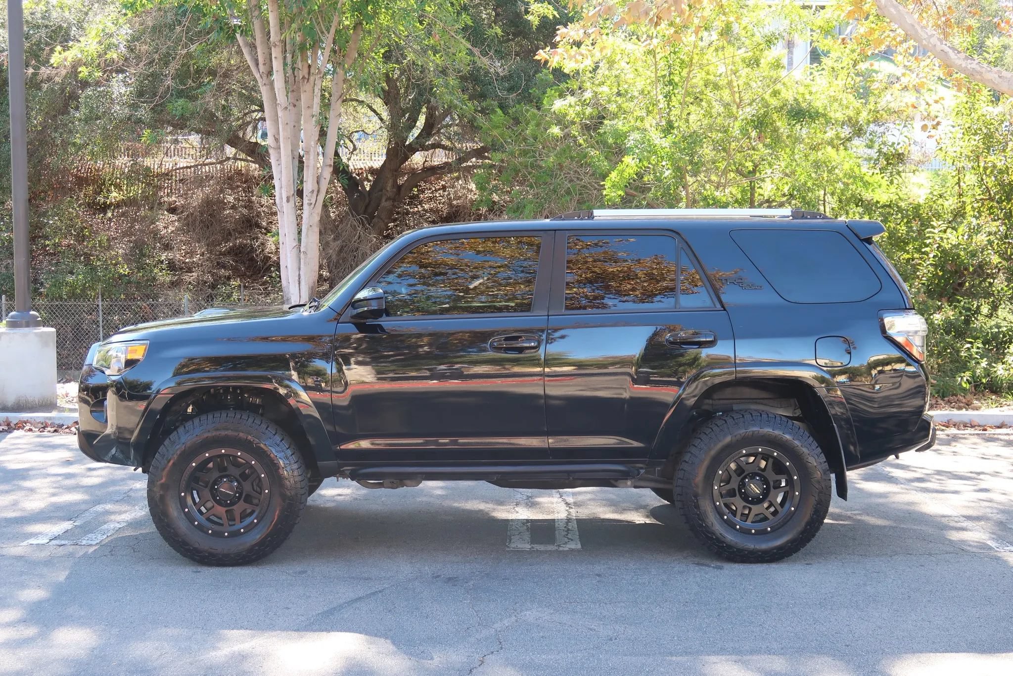 Used 2018 Toyota 4Runner TRD Off-Road AWD/4WD image 4