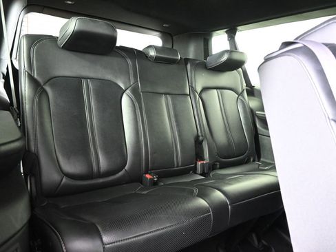 Used 2023 Jeep Wagoneer L Series II image 16