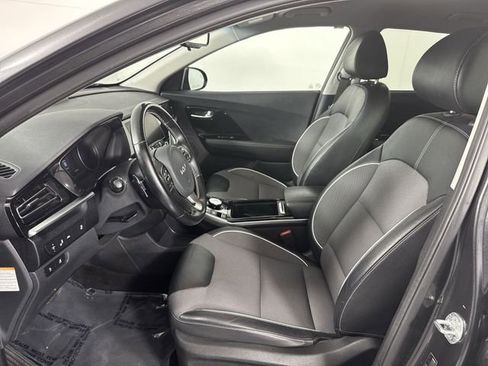 Used 2022 Kia Niro EX w/ Cold Weather Package FWD image 4