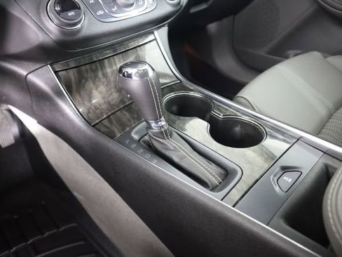 Used 2015 Chevrolet Impala LT FWD image 38