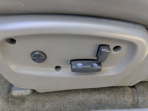 Used 2002 GMC Envoy SLT image 16