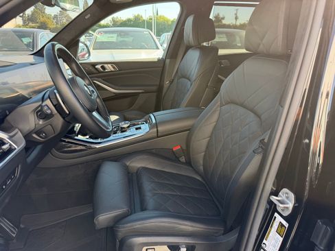 Used 2025 BMW X7 xDrive40i w/ Executive Package image 9