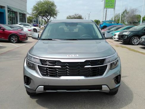 Used 2026 Kia Seltos LX image 2