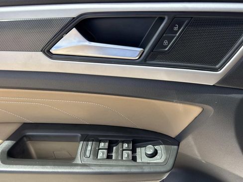 Used 2023 Volkswagen Atlas Cross Sport SE w/ Panoramic Sunroof Package FWD image 20