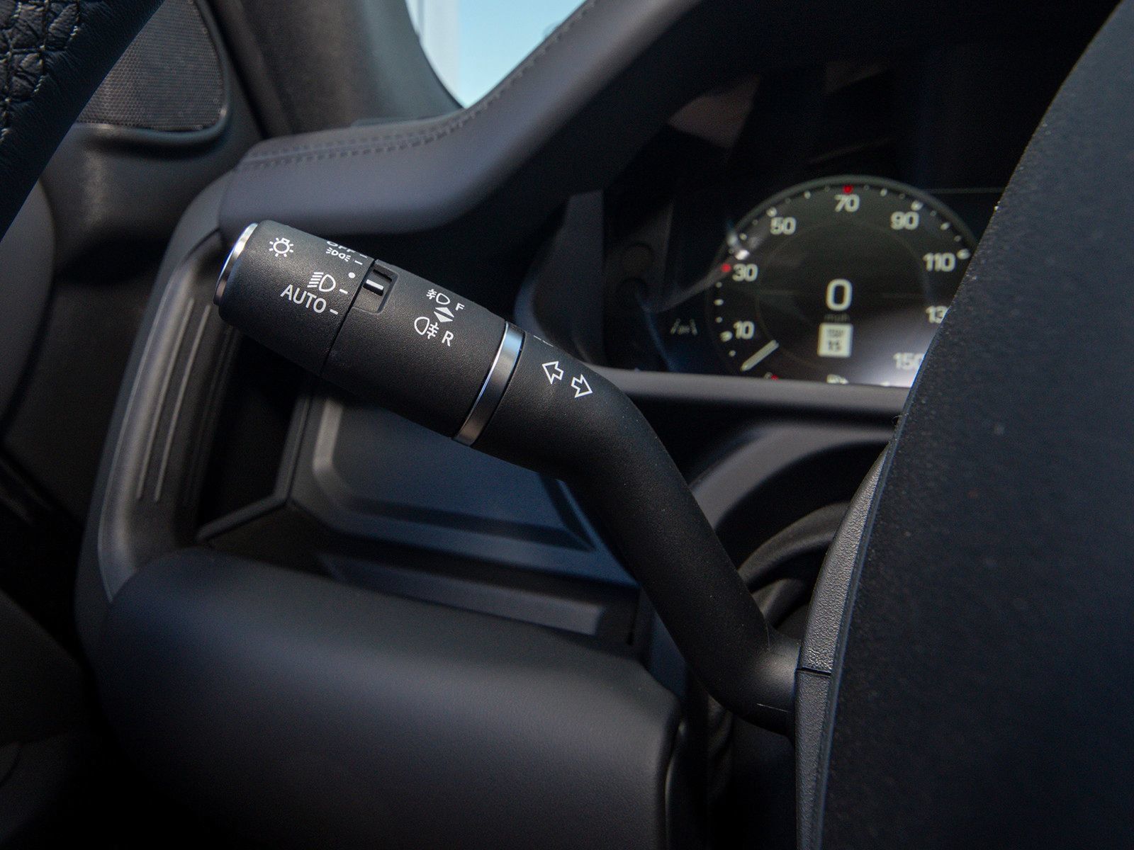 New 2026 Land Rover Defender 110 X-Dynamic SE AWD/4WD image 12