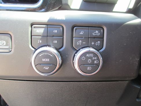 New 2026 GMC Sierra 2500 Denali Ultimate AWD/4WD image 18