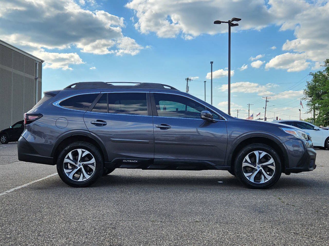 Used 2020 Subaru Outback Limited AWD/4WD image 3