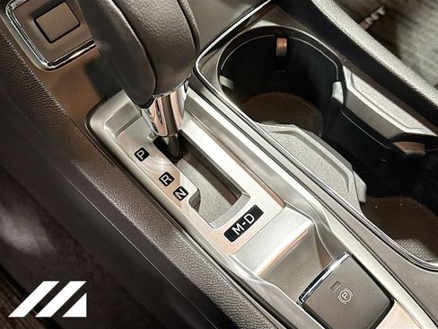 Used 2024 Subaru Ascent Premium w/ Convenience Package image 18