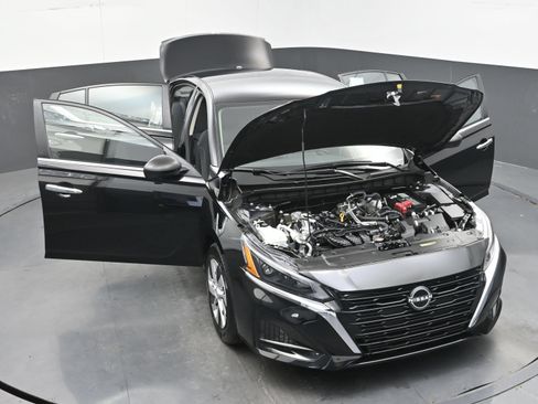 Certified 2025 Nissan Altima 2.5 S FWD image 40