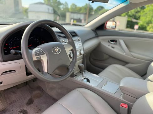 Used 2011 Toyota Camry LE w/ LE Extra-Value Pkg FWD image 19