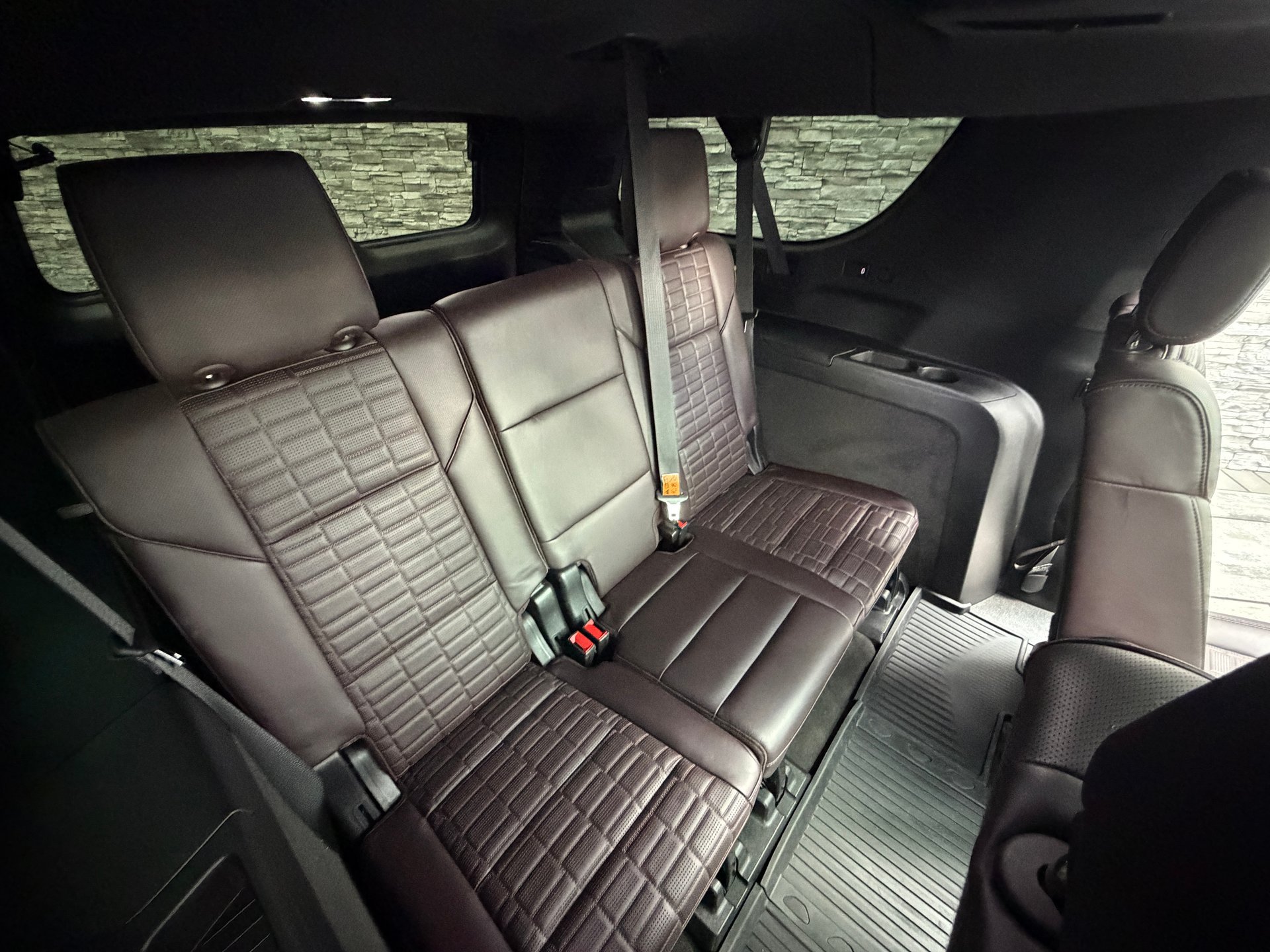 Used 2024 Cadillac Escalade ESV V w/ LPO, ONYX Package AWD/4WD image 25