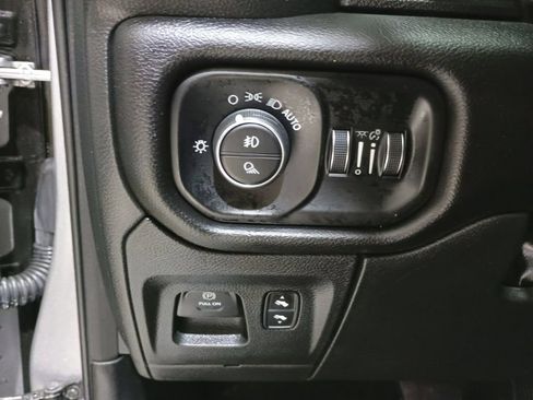 Used 2022 RAM 1500 Laramie AWD/4WD image 14