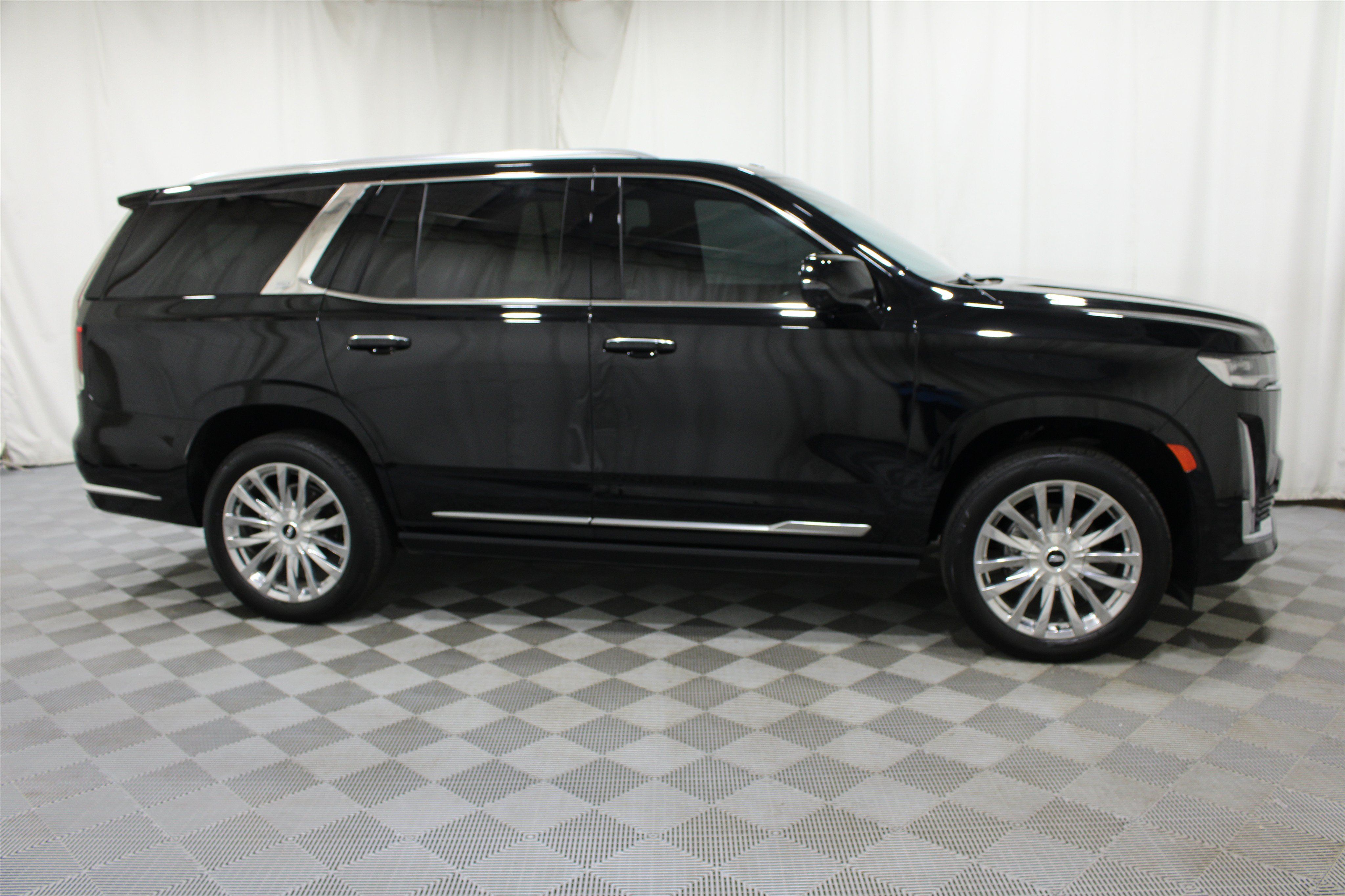 Certified 2024 Cadillac Escalade Premium Luxury w/ Performance Package AWD/4WD image 34