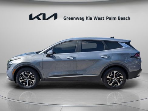 Used 2023 Kia Sportage EX FWD image 4