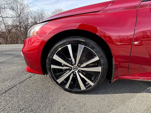 Certified 2022 Nissan Altima 2.5 SR image 11