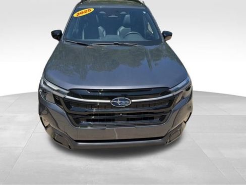 Used 2025 Subaru Forester Touring AWD/4WD image 2