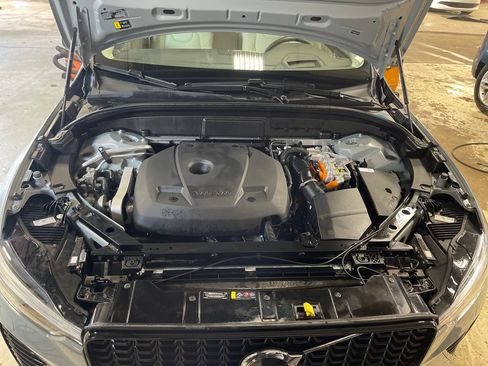 Certified 2025 Volvo XC60 T8 Ultra w/ Protection Package Premier AWD/4WD image 10