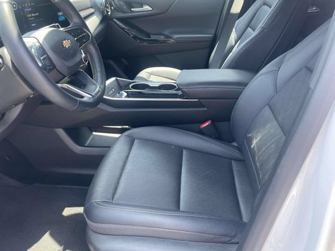 Used 2025 Chevrolet Equinox LT w/ Convenience Package II AWD/4WD image 12