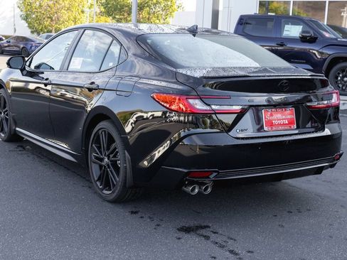 New 2026 Toyota Camry Hybrid FWD image 6