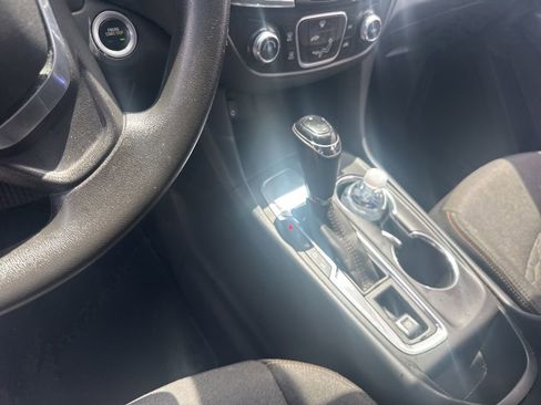 Used 2018 Chevrolet Equinox LT image 21