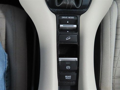 Used 2024 Honda HR-V LX image 27