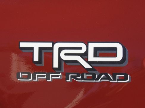 Certified 2025 Toyota Tacoma TRD Off-Road image 11