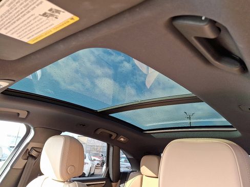 Used 2023 Porsche Macan image 14