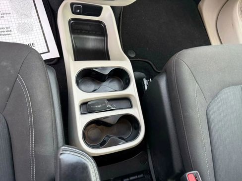 Used 2023 Chrysler Voyager LX FWD image 38