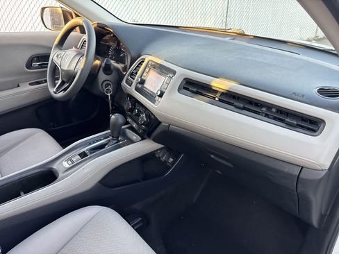 Used 2018 Honda HR-V LX image 21