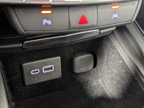Used 2024 Cadillac XT4 Premium Luxury FWD image 22