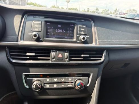 Used 2016 Kia Optima LX FWD image 18