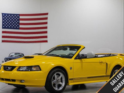 Used 2004 Ford Mustang GT RWD image 1