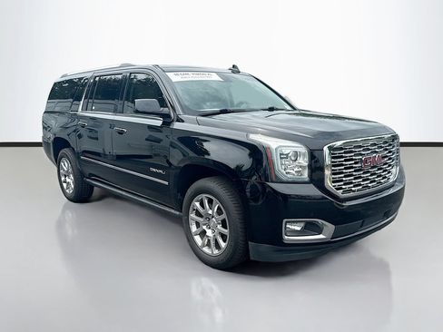 Used 2018 GMC Yukon XL Denali w/ Open Road Package RWD image 3