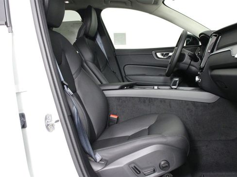 New 2025 Volvo XC60 B5 Core w/ Climate Package image 10