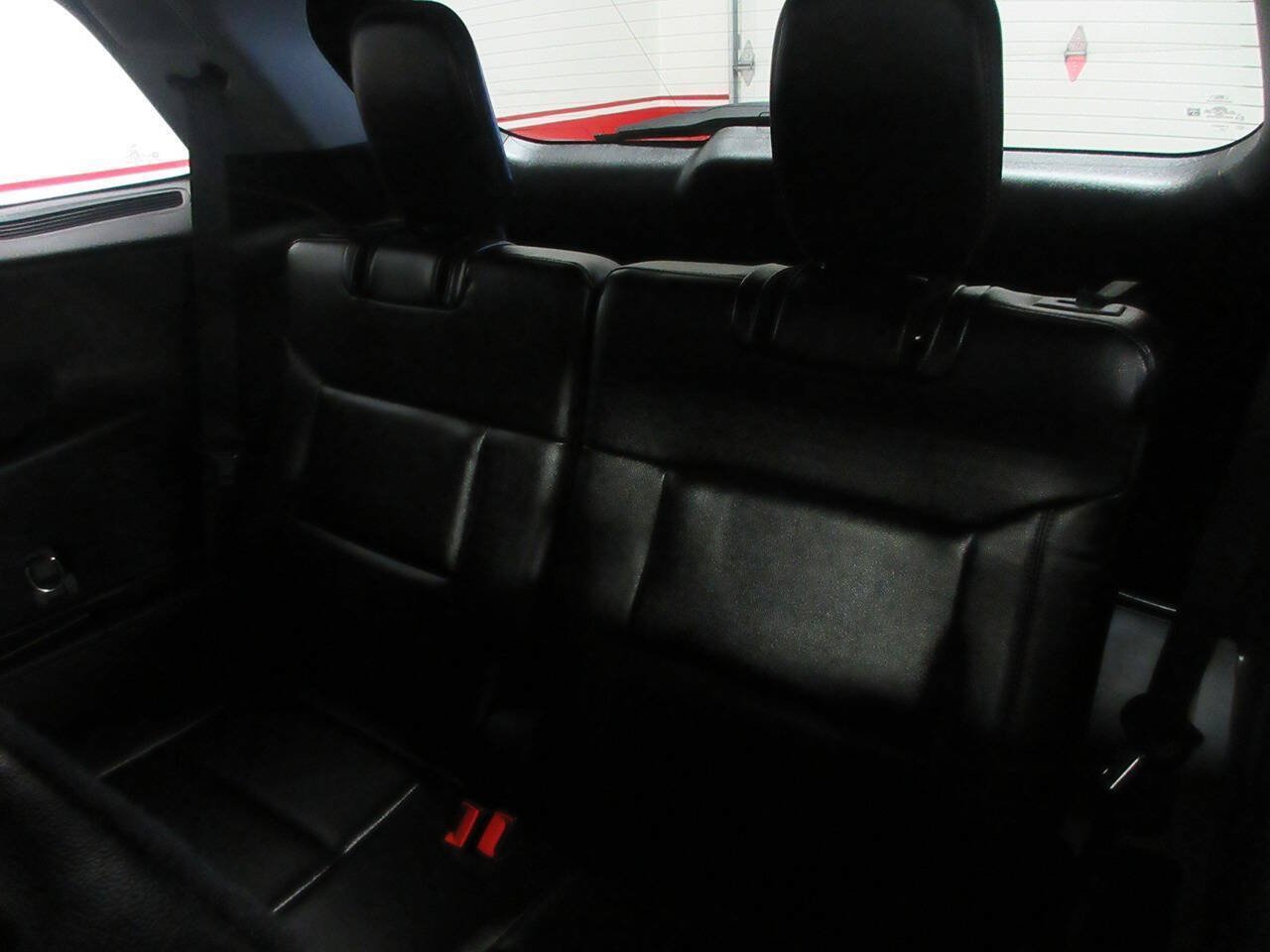 Used 2021 Ford Explorer Limited w/ Equipment Group 301A AWD/4WD image 27