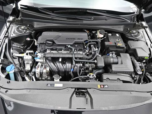 New 2026 Hyundai Elantra Limited FWD image 25