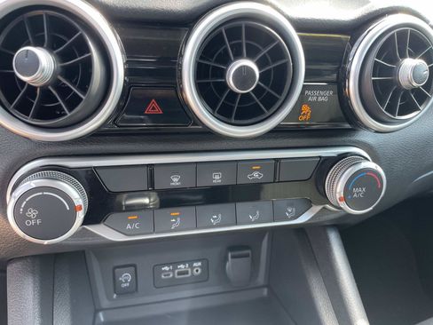 Used 2025 Nissan Sentra SV FWD image 21
